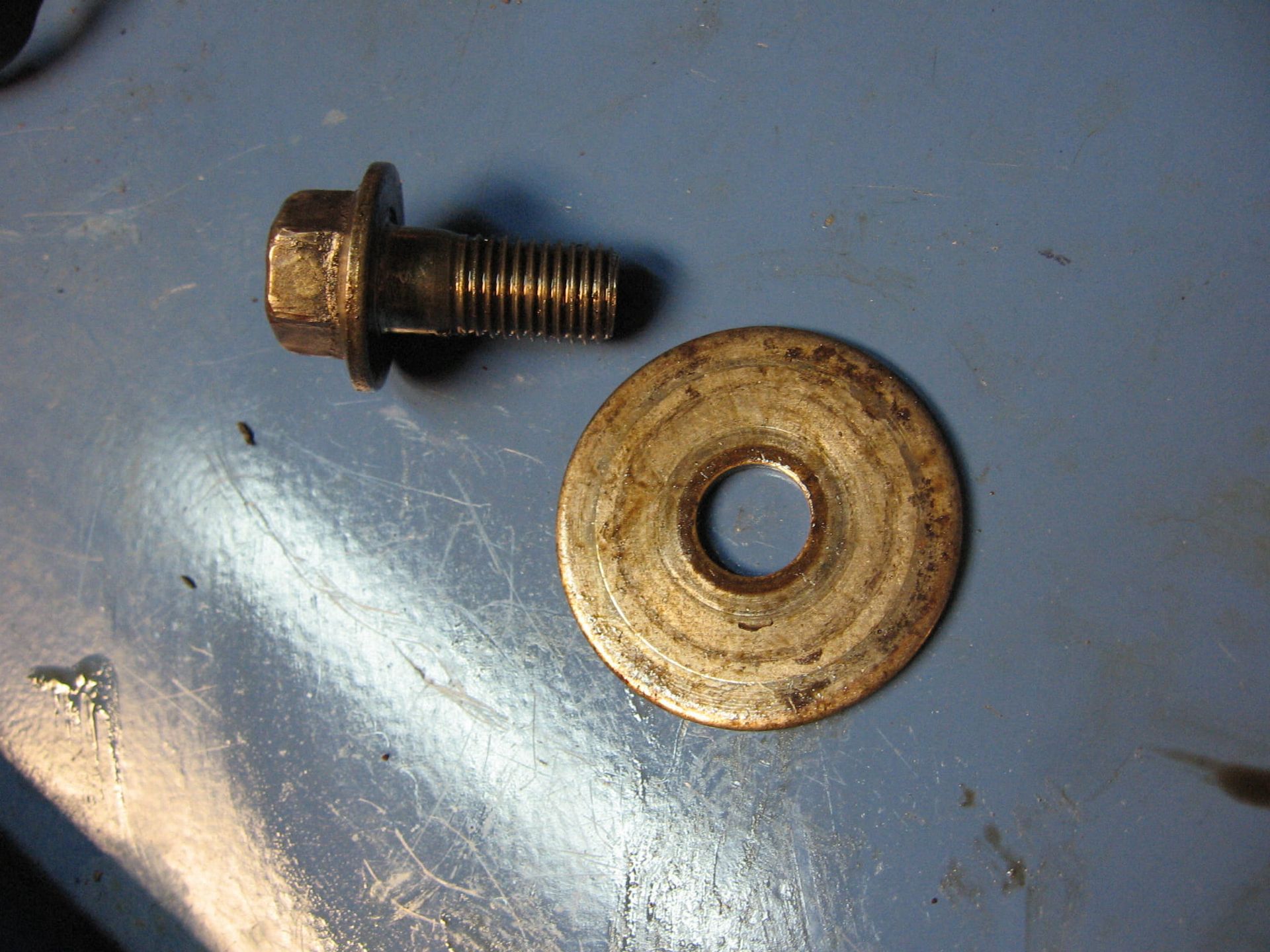 borgbout met ring voortandwiel 	Cb750f 82  	90459-438-000 ,90037-422-003
