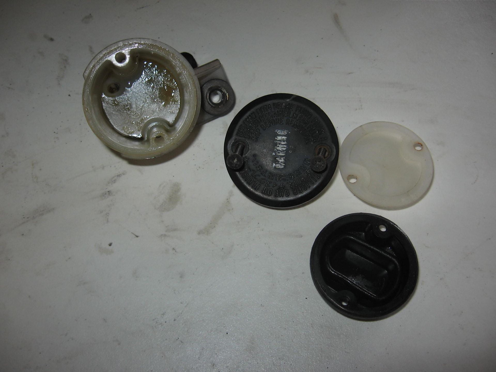 remreservoir voorrem // cbr900rr 93-2003 ,vtr1000f 1998-2003		45511-kv3-016
