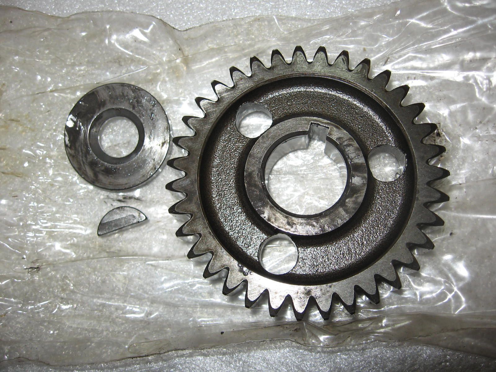 koppelingaandrijvend tandwiel met ring en spie	Vn750 1986  85-2006		13097-1129	,	T=35