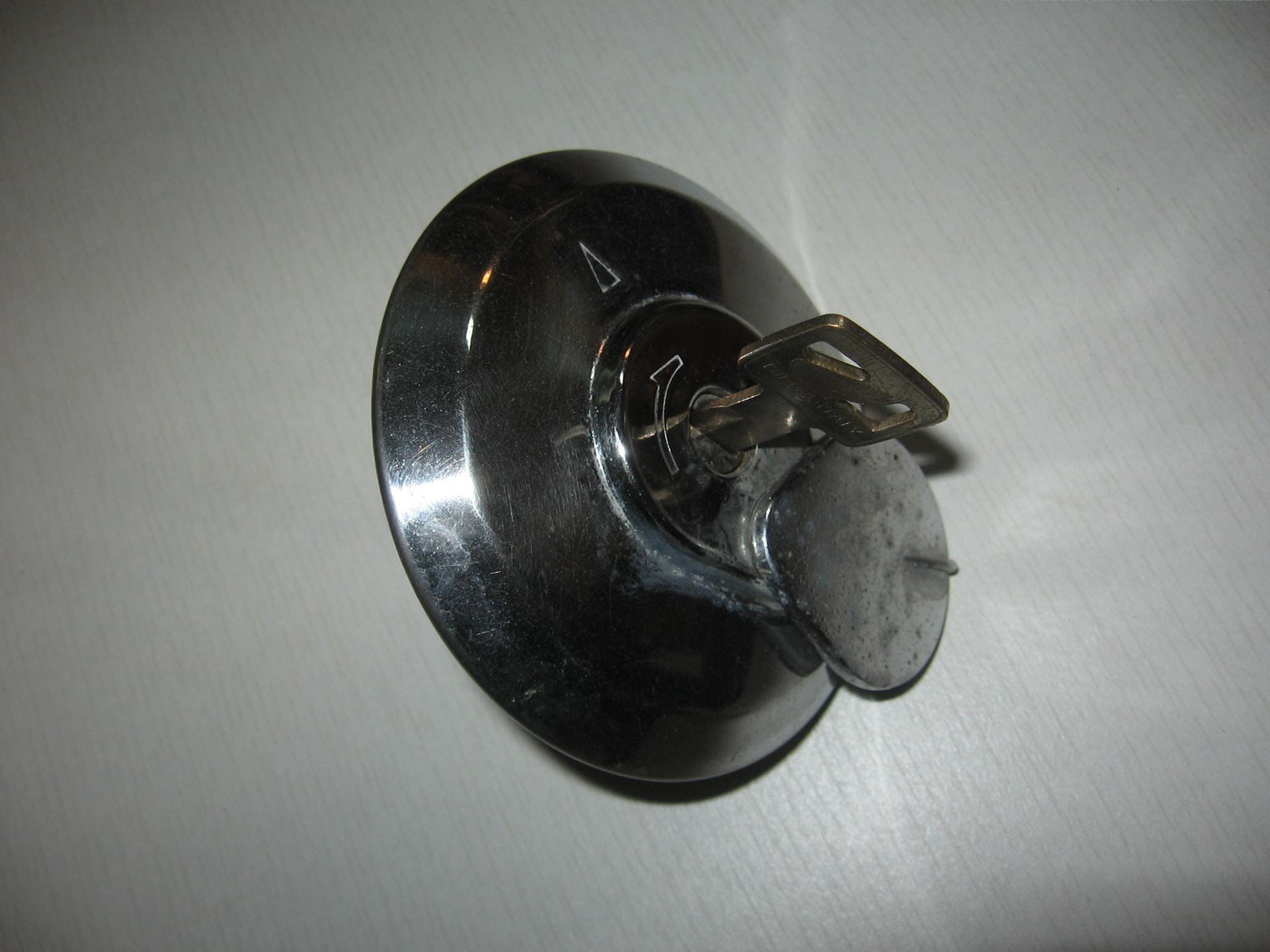 tankdop met sleutel // vf500f 84 -85 cm250c 82-83 , cb450sc 82-86 ,GL500 GL650		17620-460-067	17620-460-057