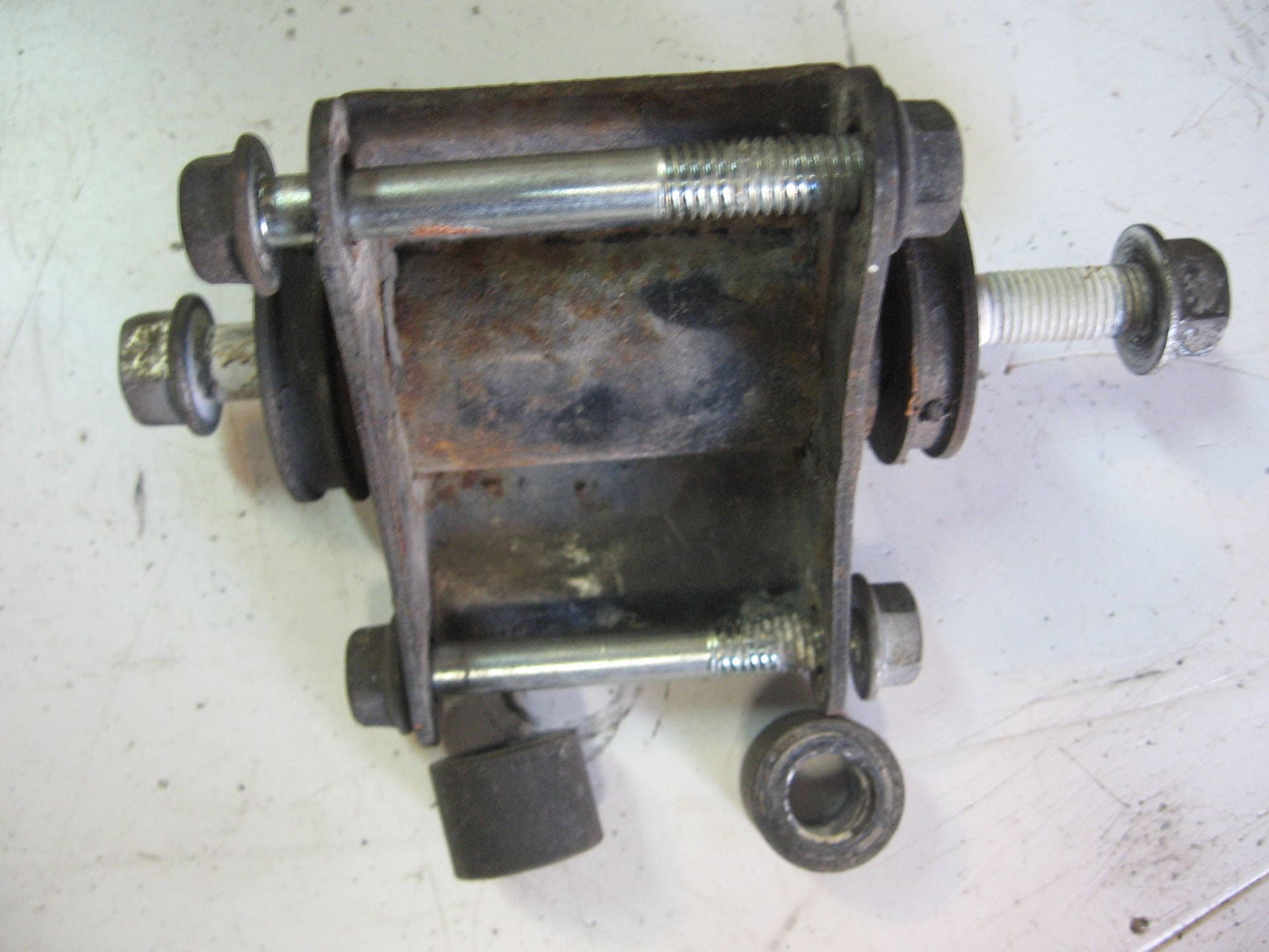 blokbevesteging voor -- cmx250c 1985 – 2012		50351-kr3-000 + (2x) 50200-kr3-000 + (2x) 50218-kr3-000 + (2x) 96300-0806500