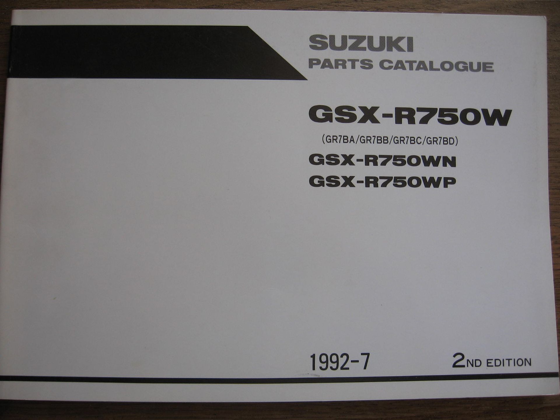 suzuki origineel parts catalog / manual  uit 1992-7 2e editie 	gsx-r750 wn en wp 1992 + 1993		9900 b-30089-010