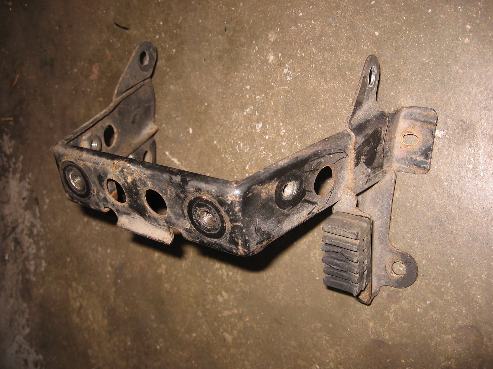 steun achterkant benzinetank – luchtfilterhuis	Gsx600f 1988-97 , gsx750f 1989-97	44550-19c00