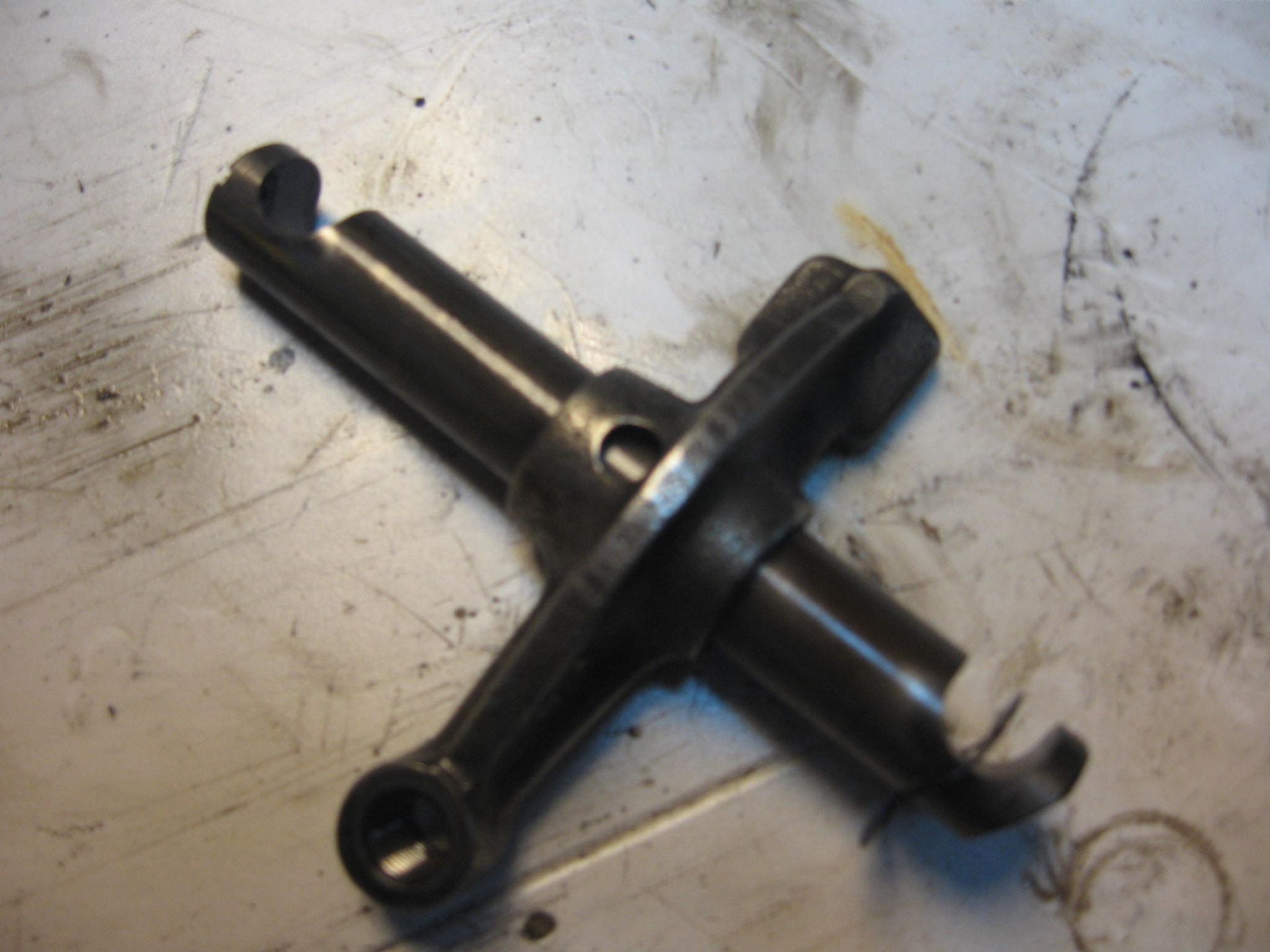uitlaat tuimelaar + as -- xl600v 1988 vt500 1983-86		14431-mf5-010 + 14451-mf5-000