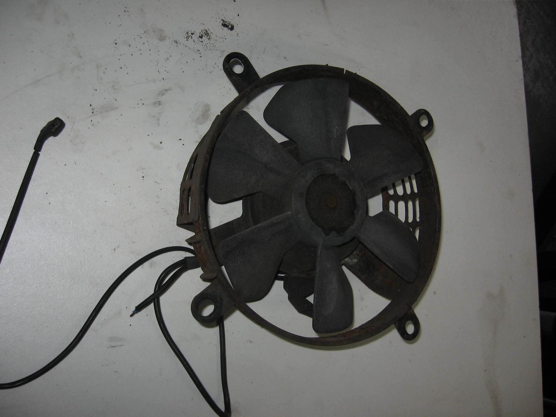 ventilatormotor met steun //  vt1100 c 1985-86		19015-mg8-003 + 19020-mg8-003 + 19030-mg8-004	19030-mg8-014 , 19030-mg8-024