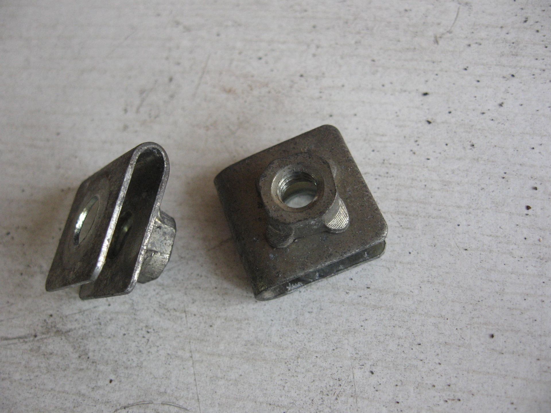 2x klemmoer m8 ,muffler nut , bevestiging koplamp	Gpx600r 1988-97 , zx600	92015-1094