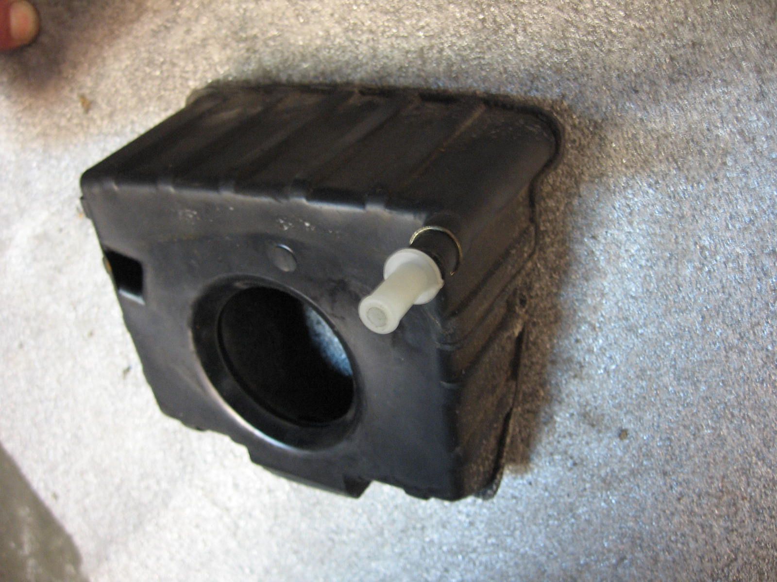 brandstofopvangbak bij tankdop	St1100   	83502-mt3-000 (2)