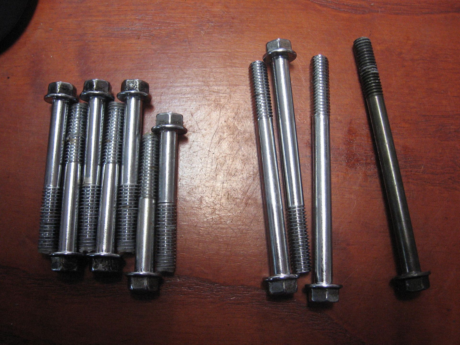 boltset ,boutenset cartermontage rechts -- ls650 1996
