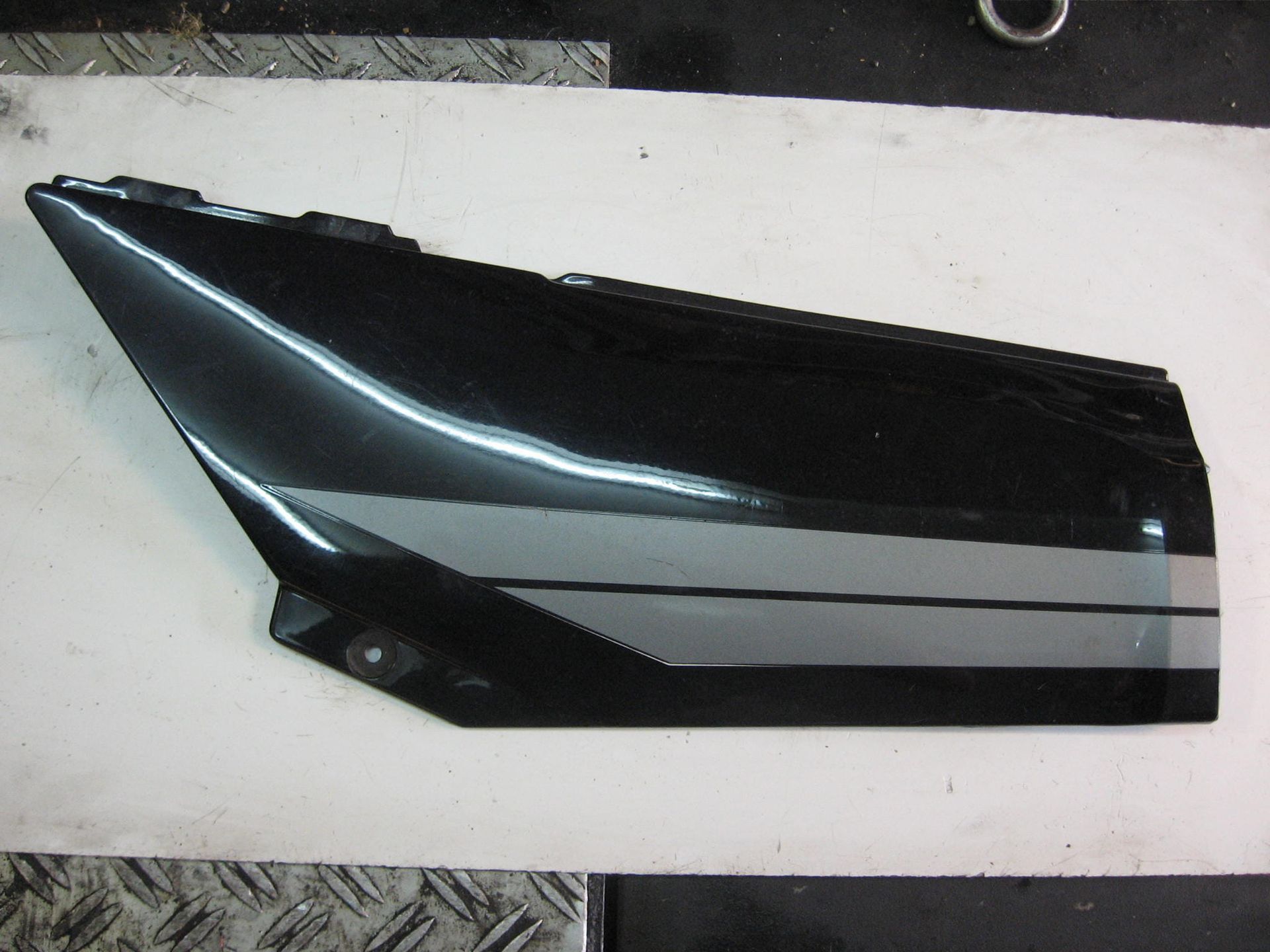 zijkap frame links onder zadel – gpx600r 1989- , zx600 c	36010-5169