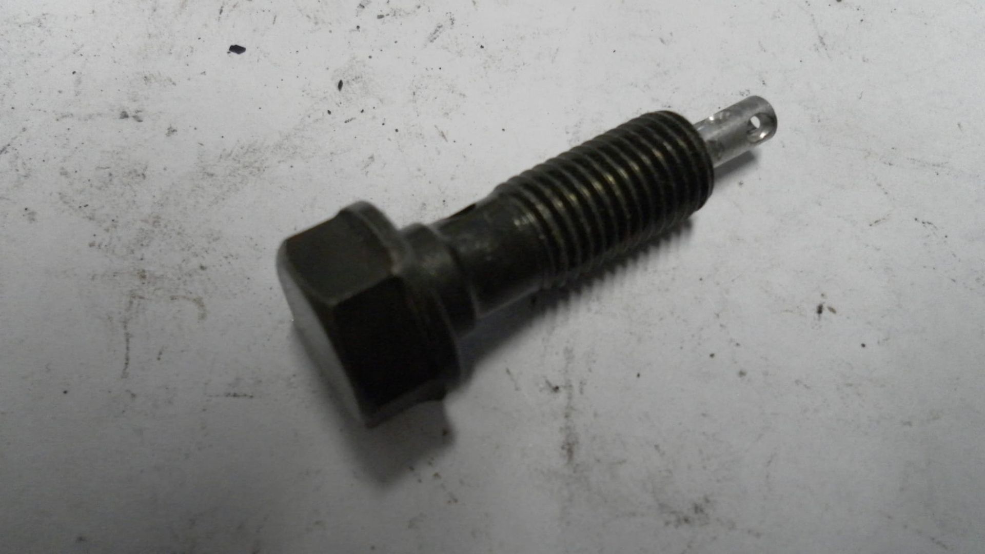 Onderste banjobout olieleiding voorste cilinder	Vf700c 84 , vf750c vf750s 83	90045-mb0-770
