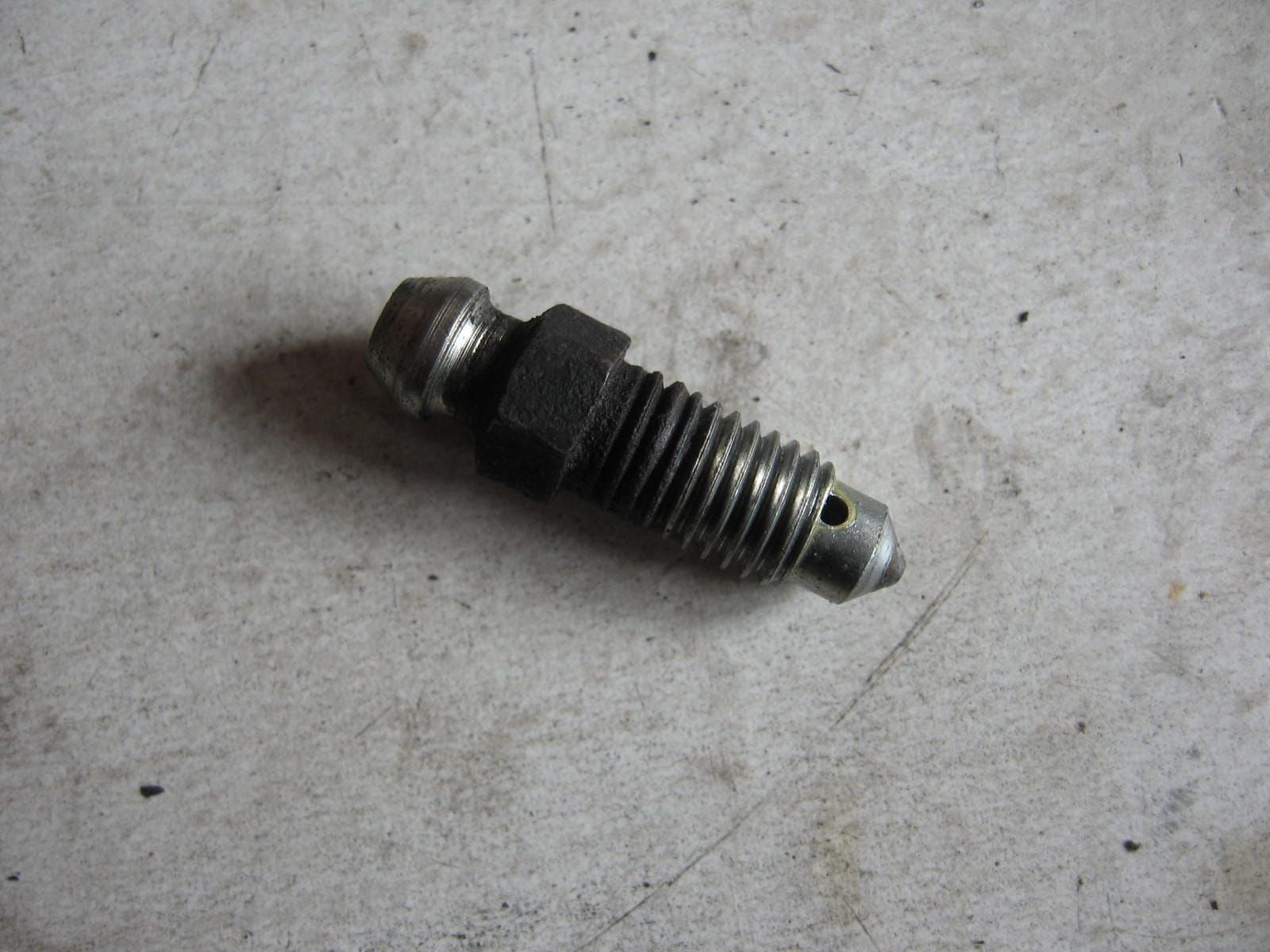 ontluchtingsnippel	Fjr1300 2009	5gm-w0048