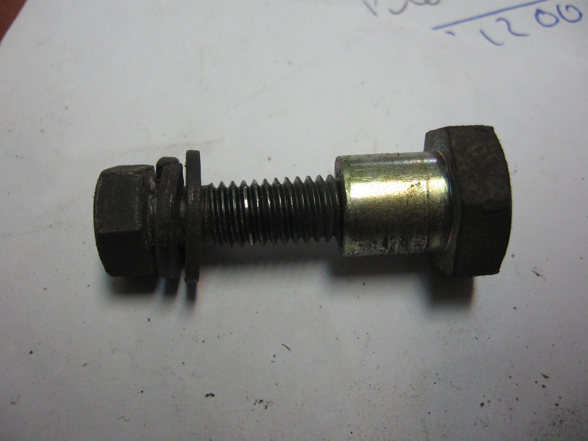 Moer met bourt + bout bevestiging achterspatbord – xs400 sj  1980-82		248-21635-00 + 970-16080-25