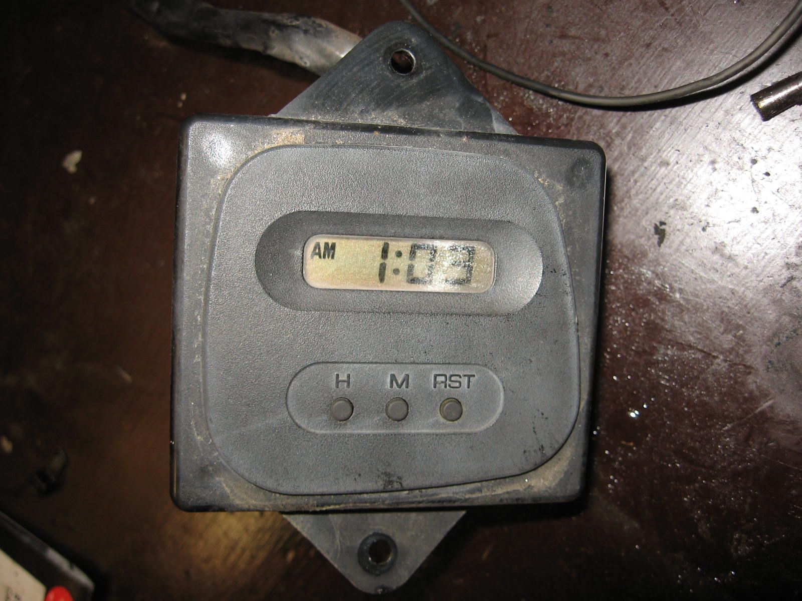 klok 	St1100   1991-2003	37460-mt3-003