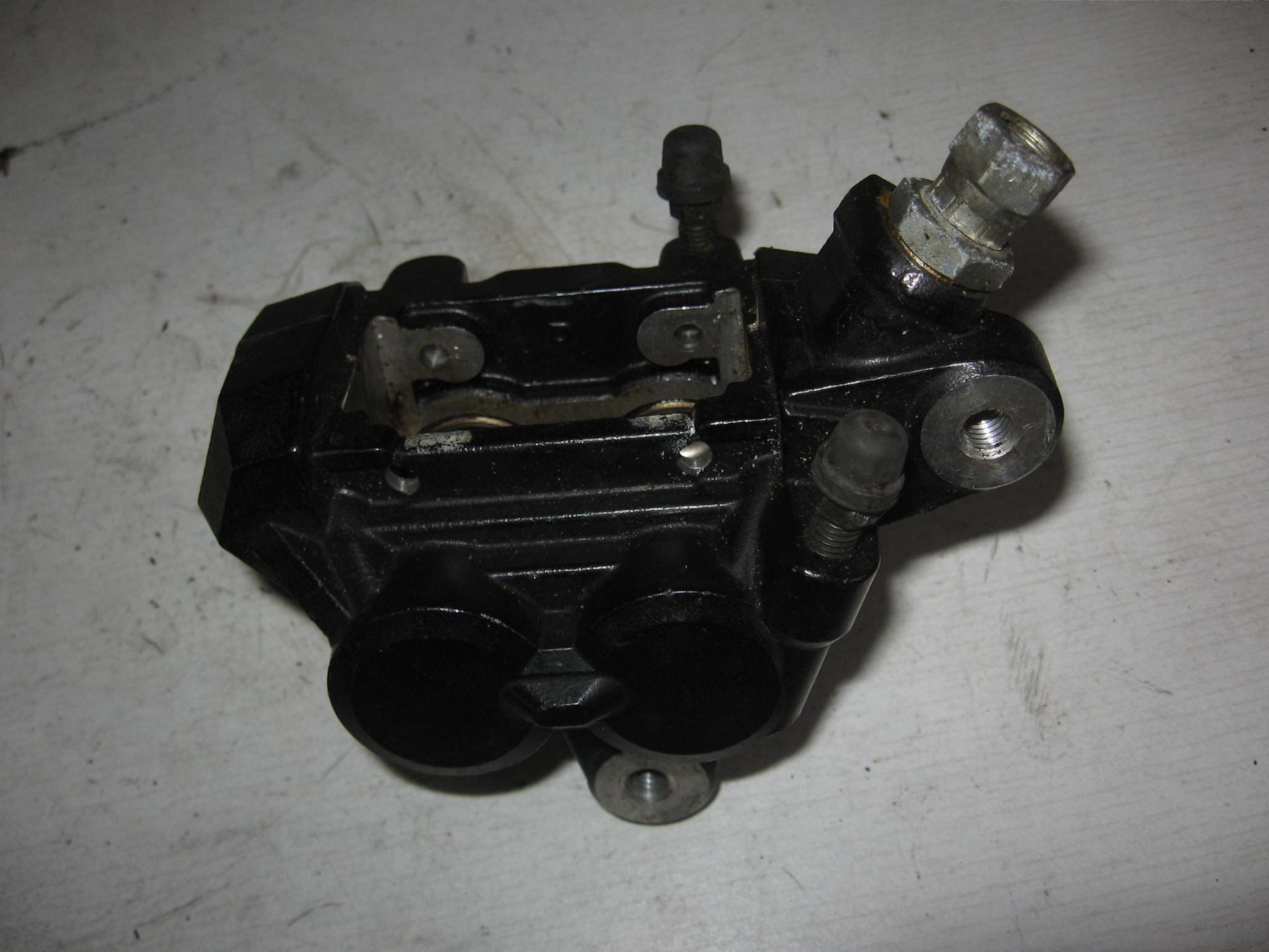 remklauw rechts voor	Gsx600f 1988-97	59100-34c00	59100-34c01 (2)