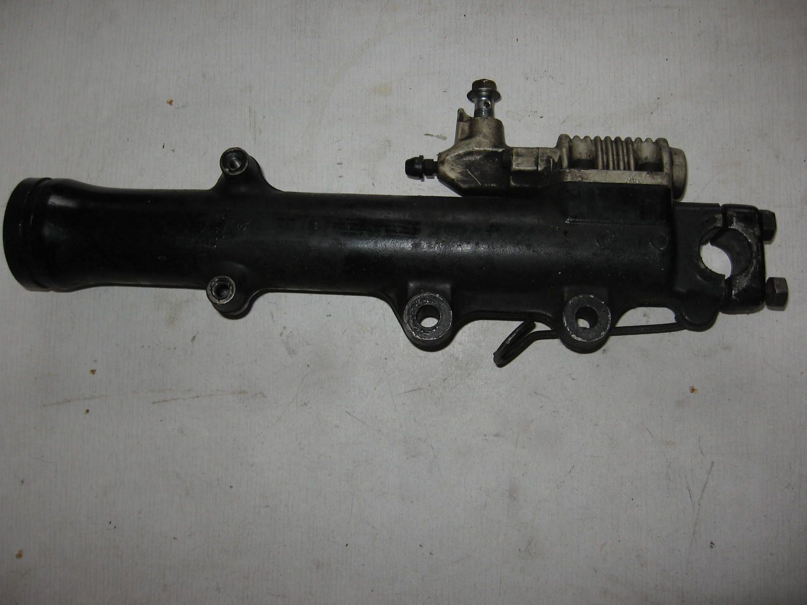 Voorvork onderpoot links	Gsx400e 	51140-411500 , 51700-11824	51140-411500-291