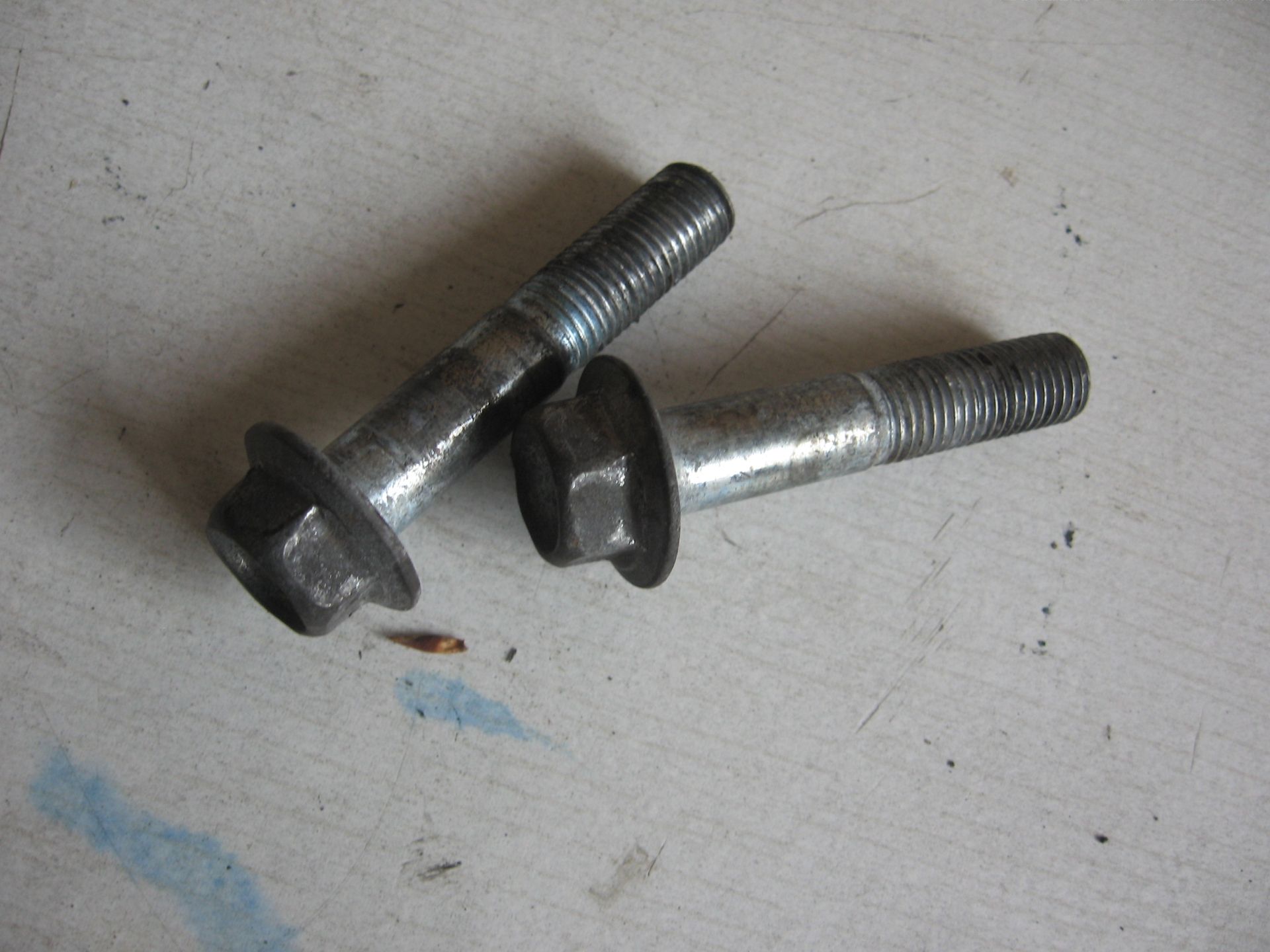 2x flensbout blokbevestiging M10x51	Vfr400rg 1986	90106-ml0-000
