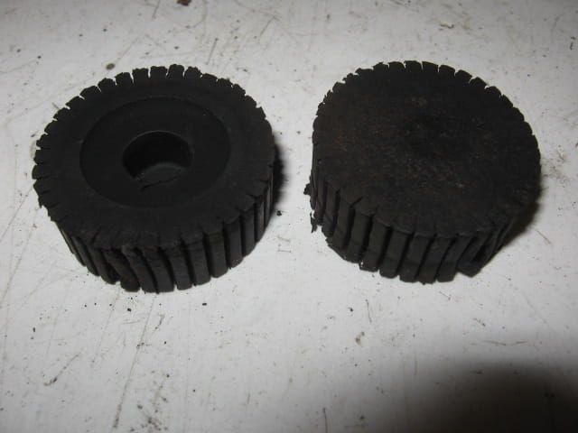 2 stuks voorste bevestiging benzinetank // gn250		09329-10016