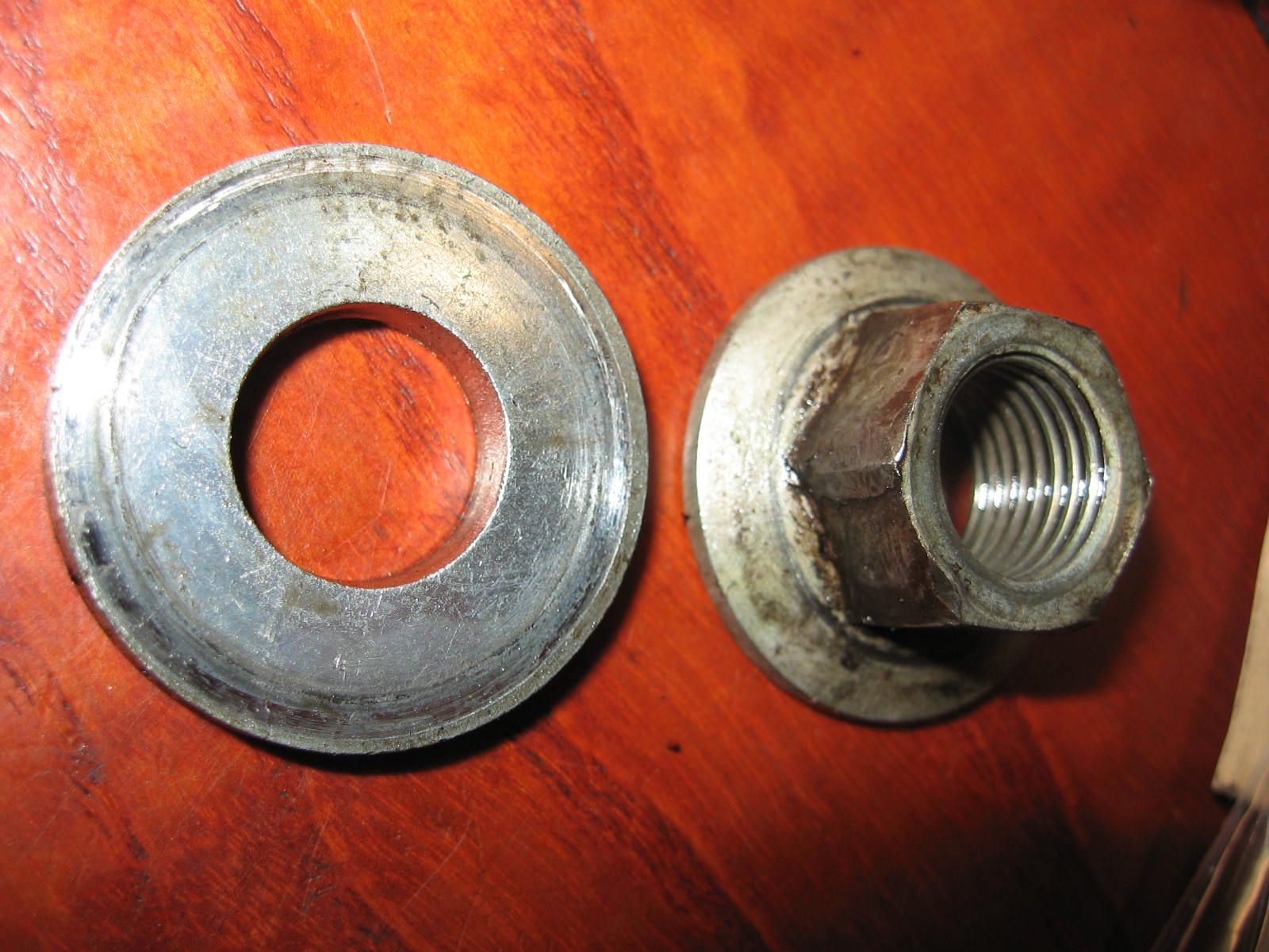flensmoer met ring dynamo rotor	TR1 , zeer veel modellen	90179-14317	90179-14541	(	zeskant licht beschadigd