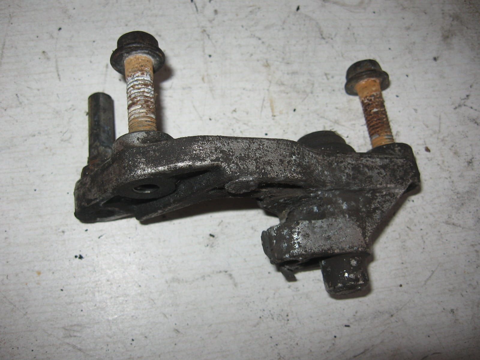houder voorremklauw rechts	Vfr400rg 1986 ,cbr600f2 1991-94	45120-ml0-006