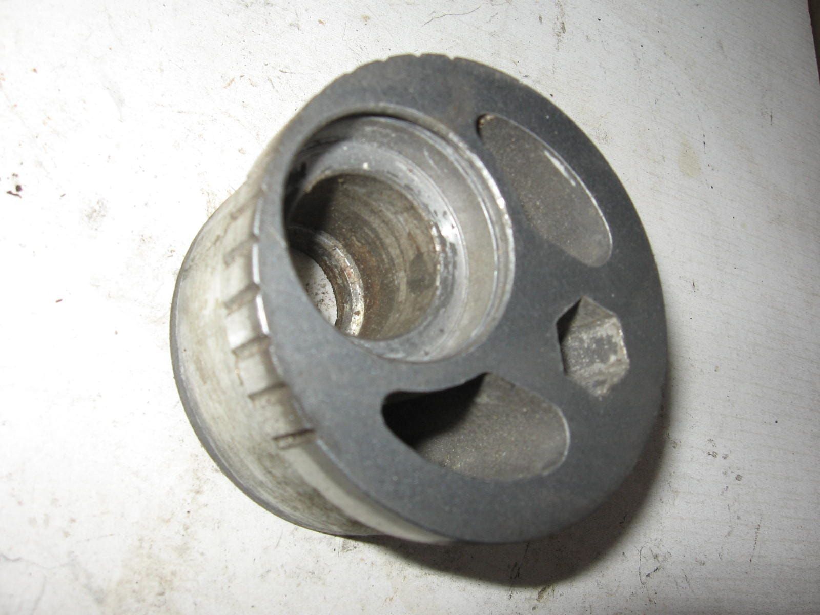 bus kettingspanner/achteras , rearaxel sleve rechts	Zzr1100 1990	42036-1265