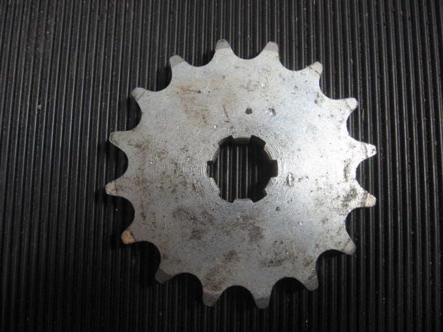 voortandwiel voorkettingwiel	jtf420.15   T500 GT500