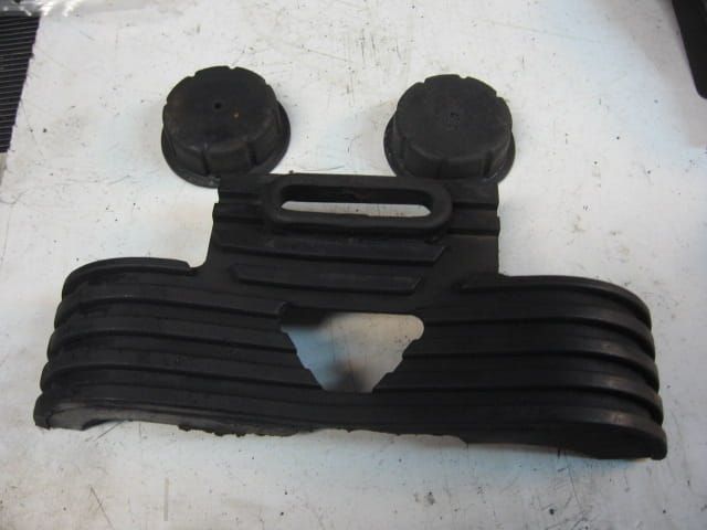 rubber bevestiging  benzine tank  // TR1		4H7-24181  + 5a8-24182-00