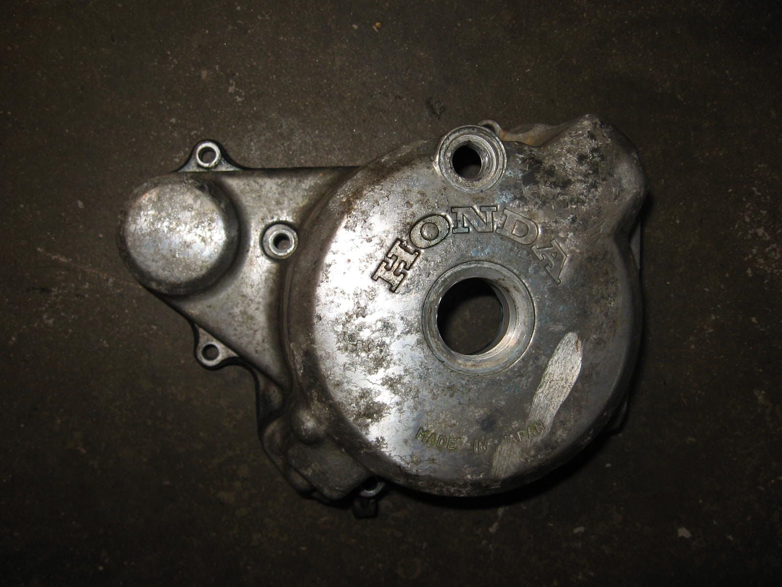 blokdeksel links dynamodeksel	Cb250 1991-2008 , cmx250 1985-2015	11341-kb4-700