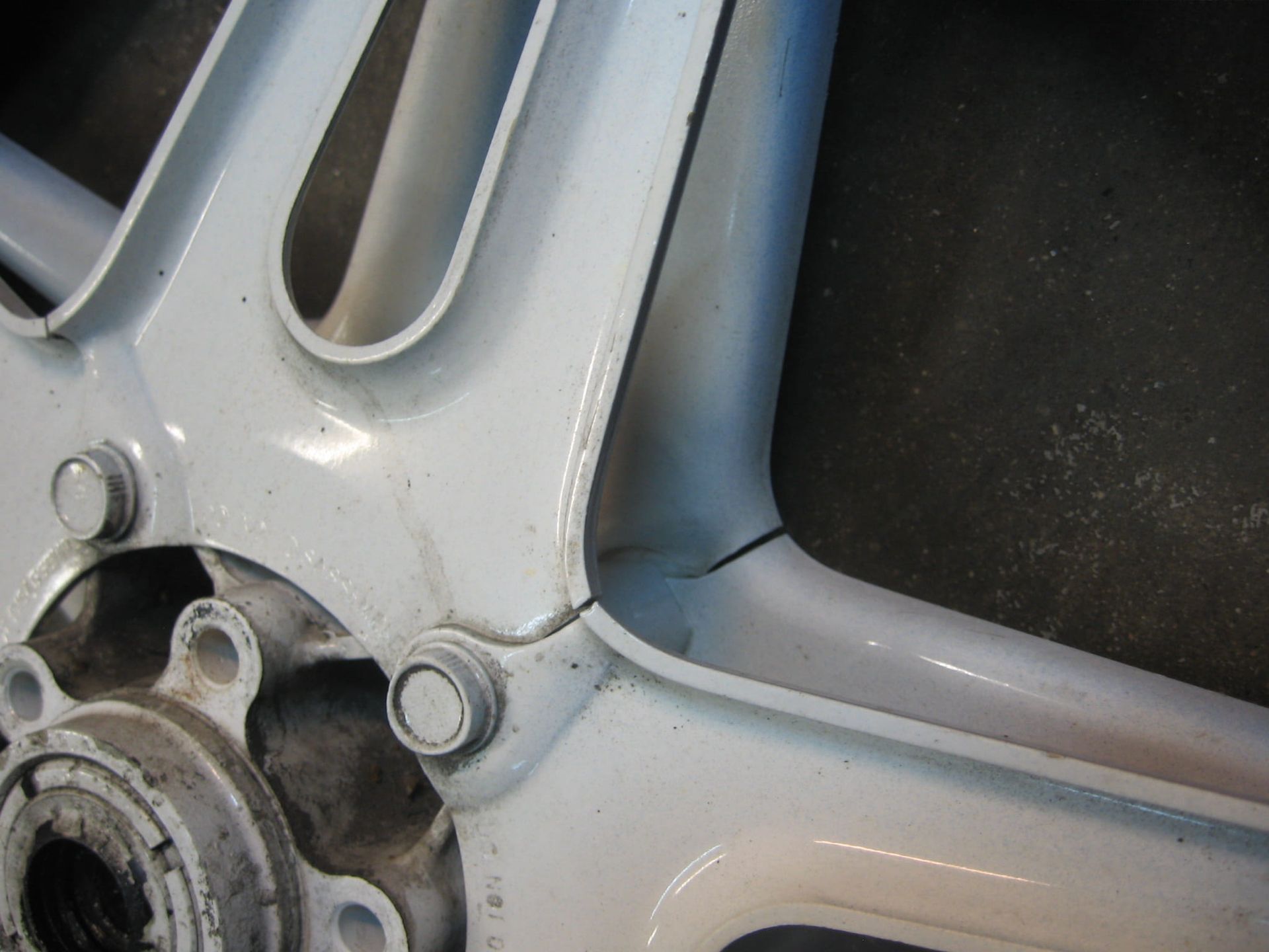 voorwiel gespoten , 19xMT2,15	cb750f DOHC ,gl1100 1981 gl500	44650-463-671