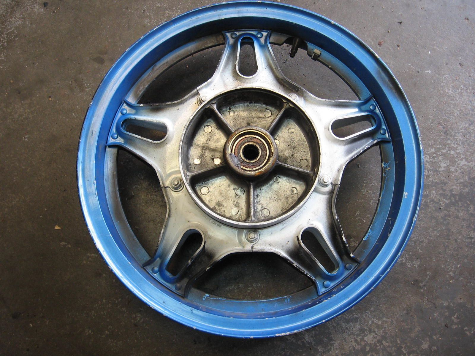Achterwiel , DID MT2,50x18	cb750f cb900f 1981-82	40510-438-000