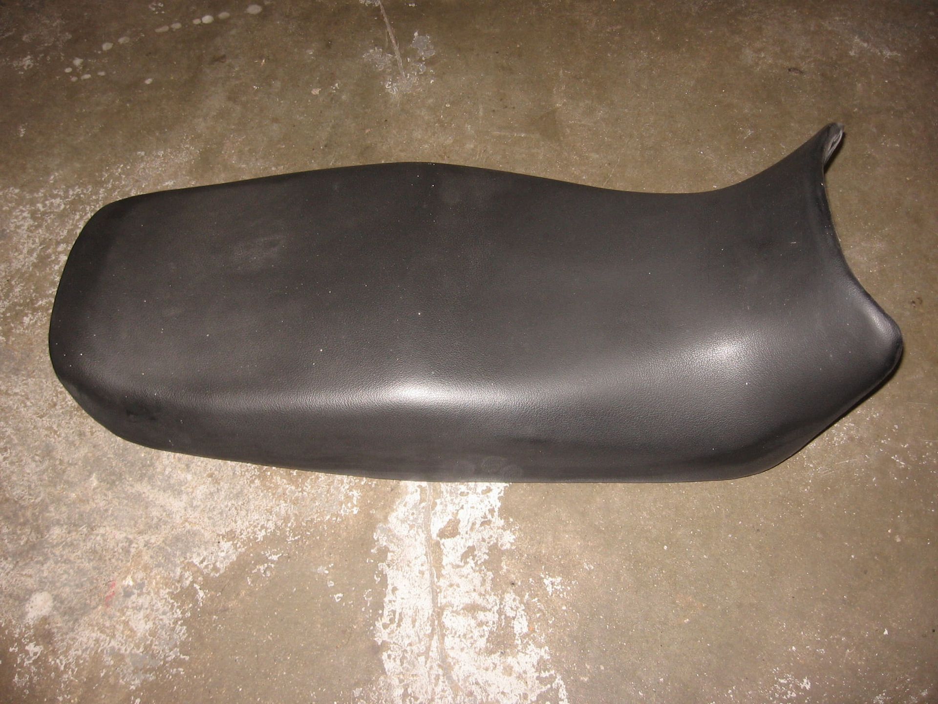 zadel 	Gsx1100FR 88-94	45100-48B20-58R 		,( 45111-48e20)