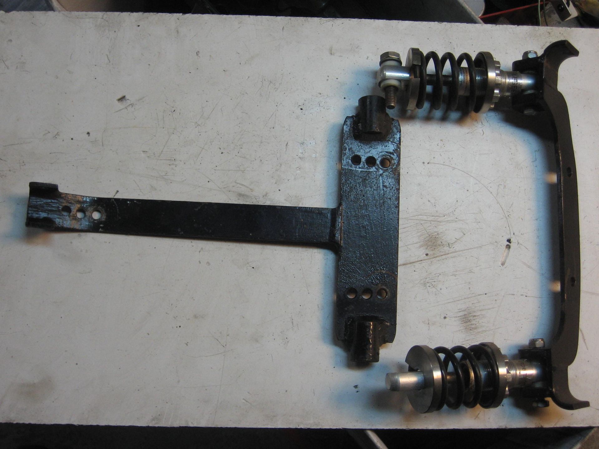 soloseat dempers / vering (instelbaar )met frame 	l hart -hart 12,5cm breedte +/-6cm