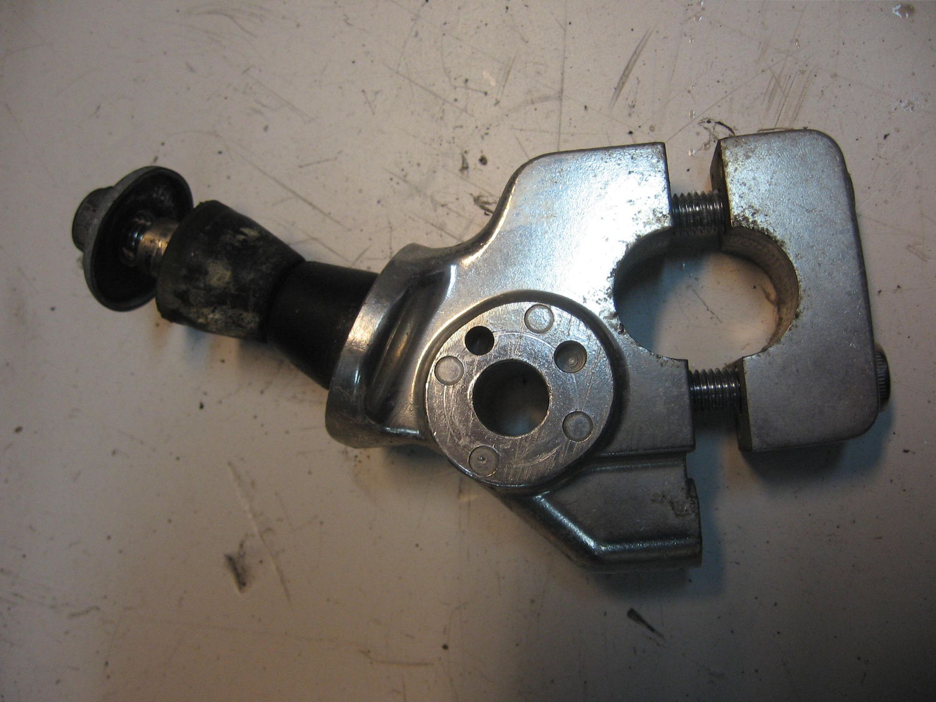 stuurhouder onder+boven  + rubbers -- cmx250c 1985		53231-kr3-000 + 53235-kr3-000