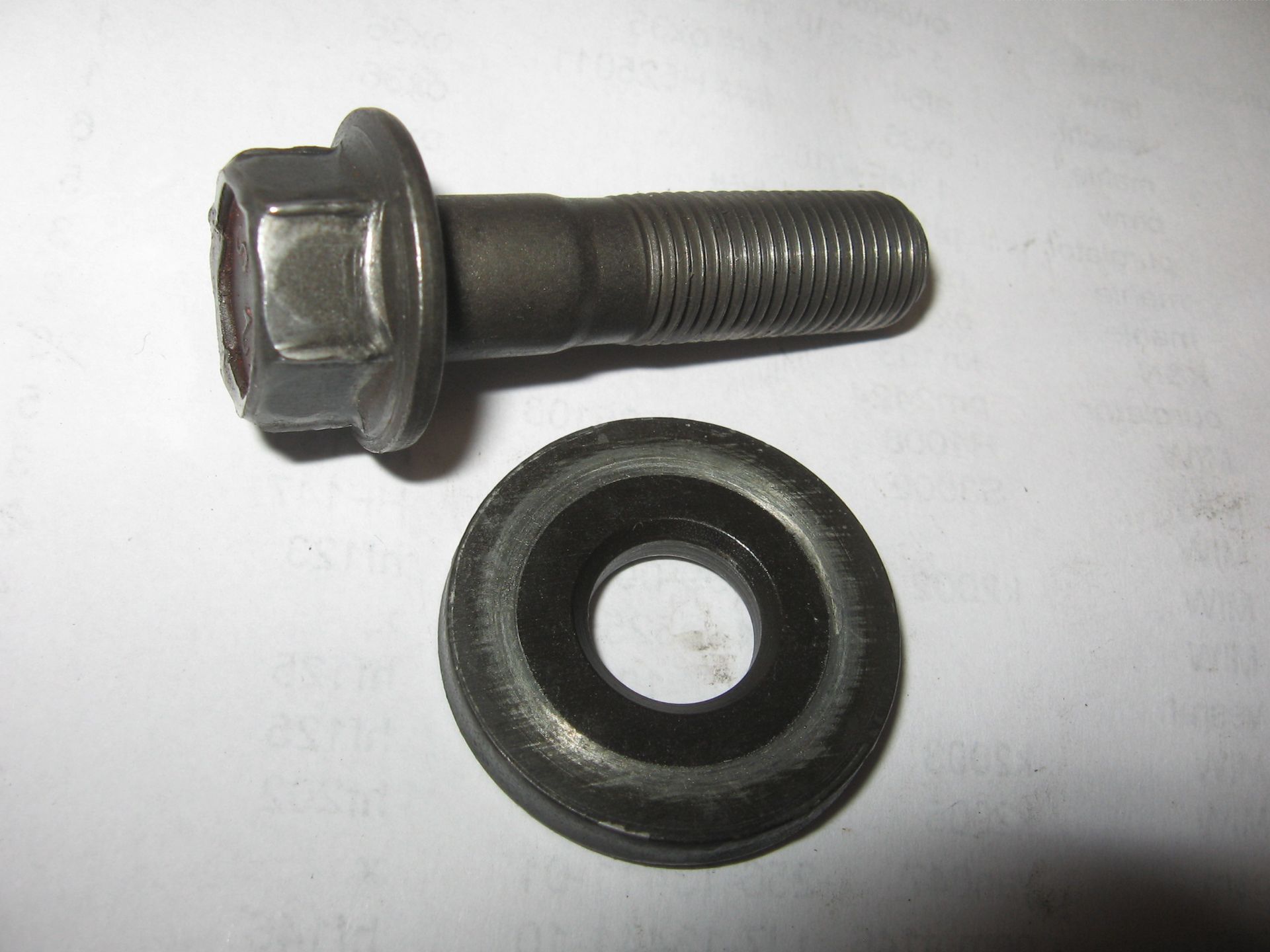 Flensbout (m12x45 ) + ring (12,5x34x5 ) dynamorotor //	 Vt600c 1986-88 ring 1988-2003 , vt1100 1987-2007 ring 87-2003	90025-mf5-841 + 90402-pc6-000	90025-mm8-000	,linkse draad