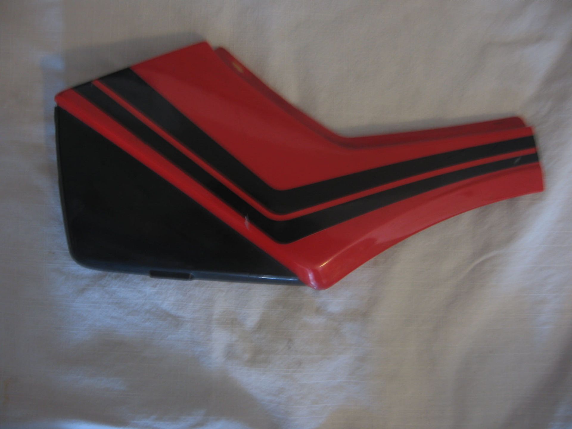 zijkao frame links rood/zwart --cbx750f 1984 85	837a0-mj0-