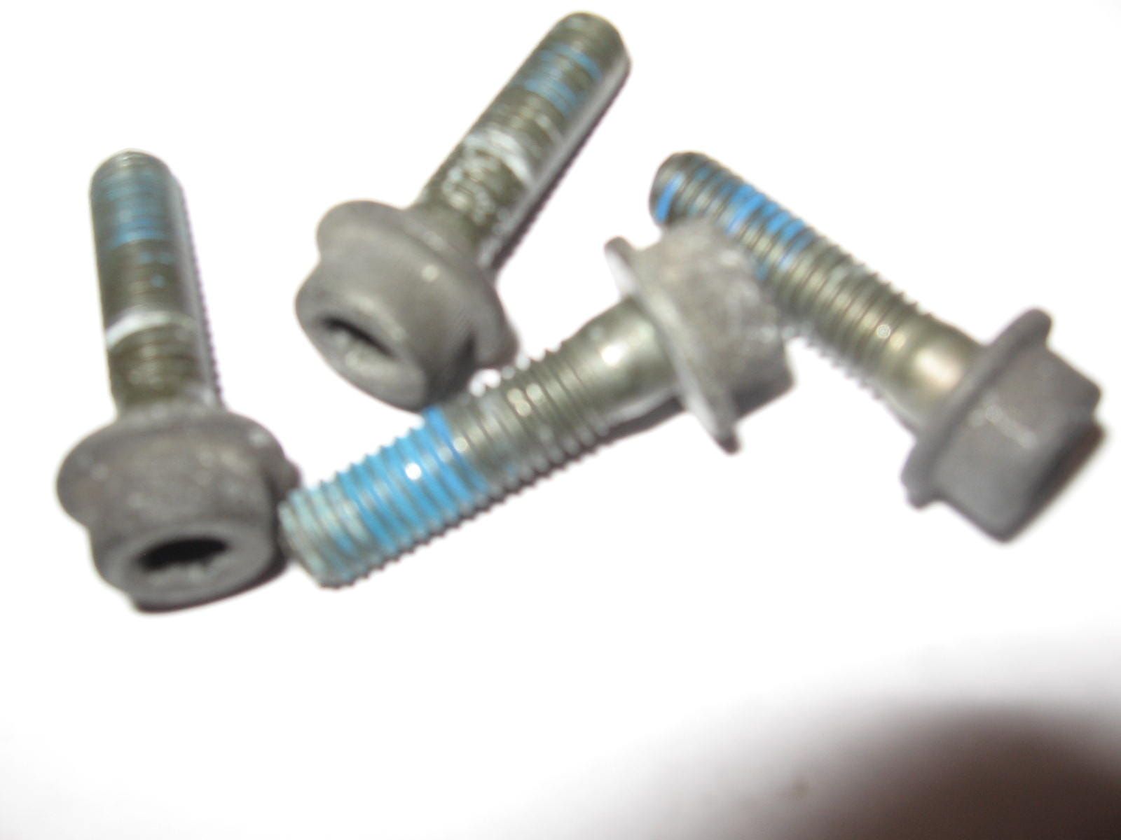 4x bout achterremschijf	Gsx600f 88-95, 	09106-08131	07120-0830a