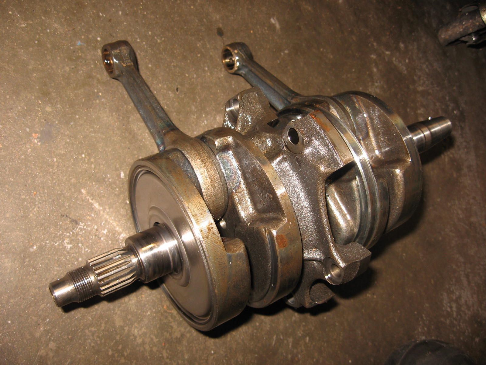 krukas met drijfstangen	Cb250 1991-2008 ,cmx250 1985-2015	13000-kr3-602	13000-kr3-603
