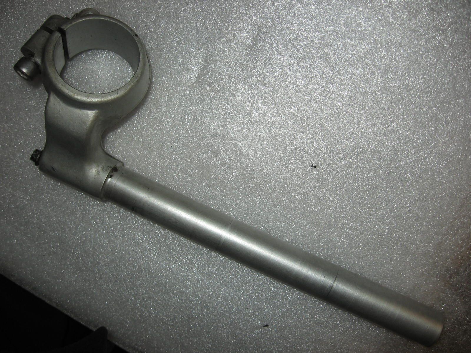stuurhelft rechts , handlebar right	daytona 955i 97-06	T2042552