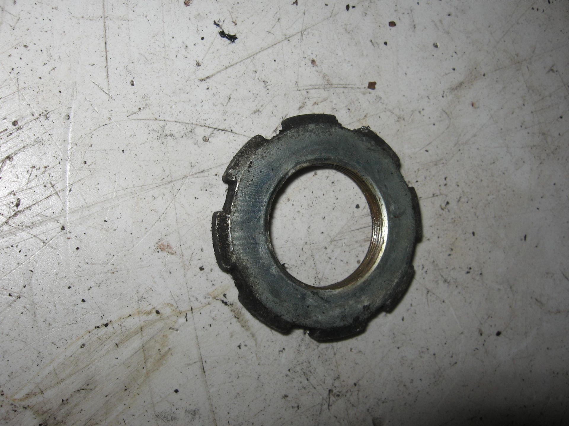 Speciale moer B balhoofd // cmx450c 1986-87 , cb900c 1980-82, cb900f 1981-82 en vele meer		90302-425-830