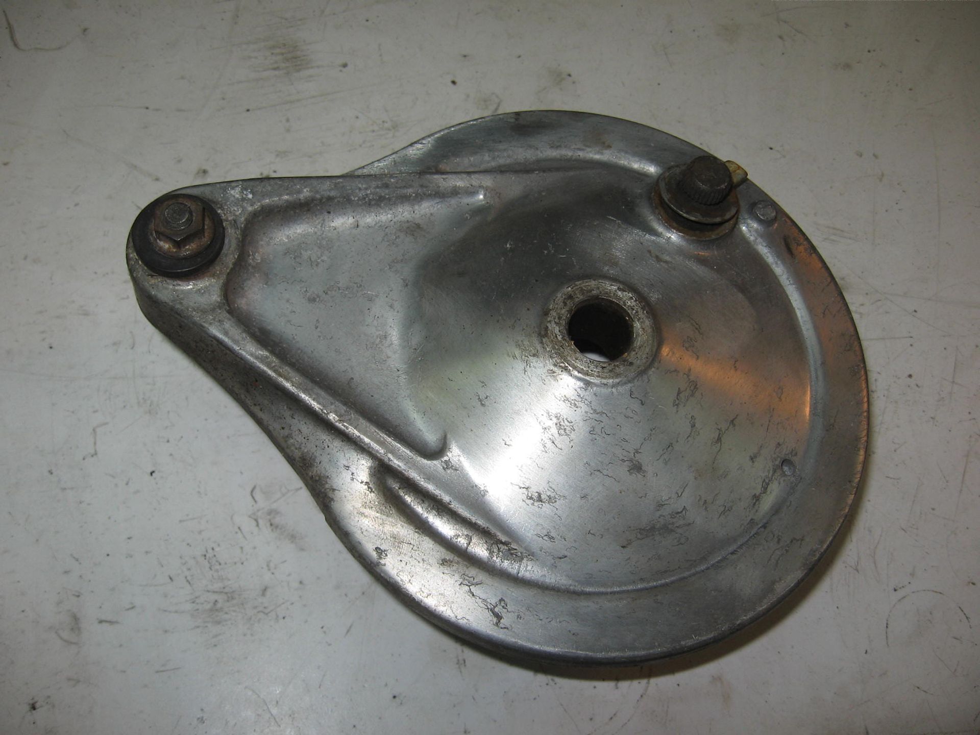 Achterremplaat  – cmx450c   1986-87 vt500c 1983- 86		43100-mf5-010