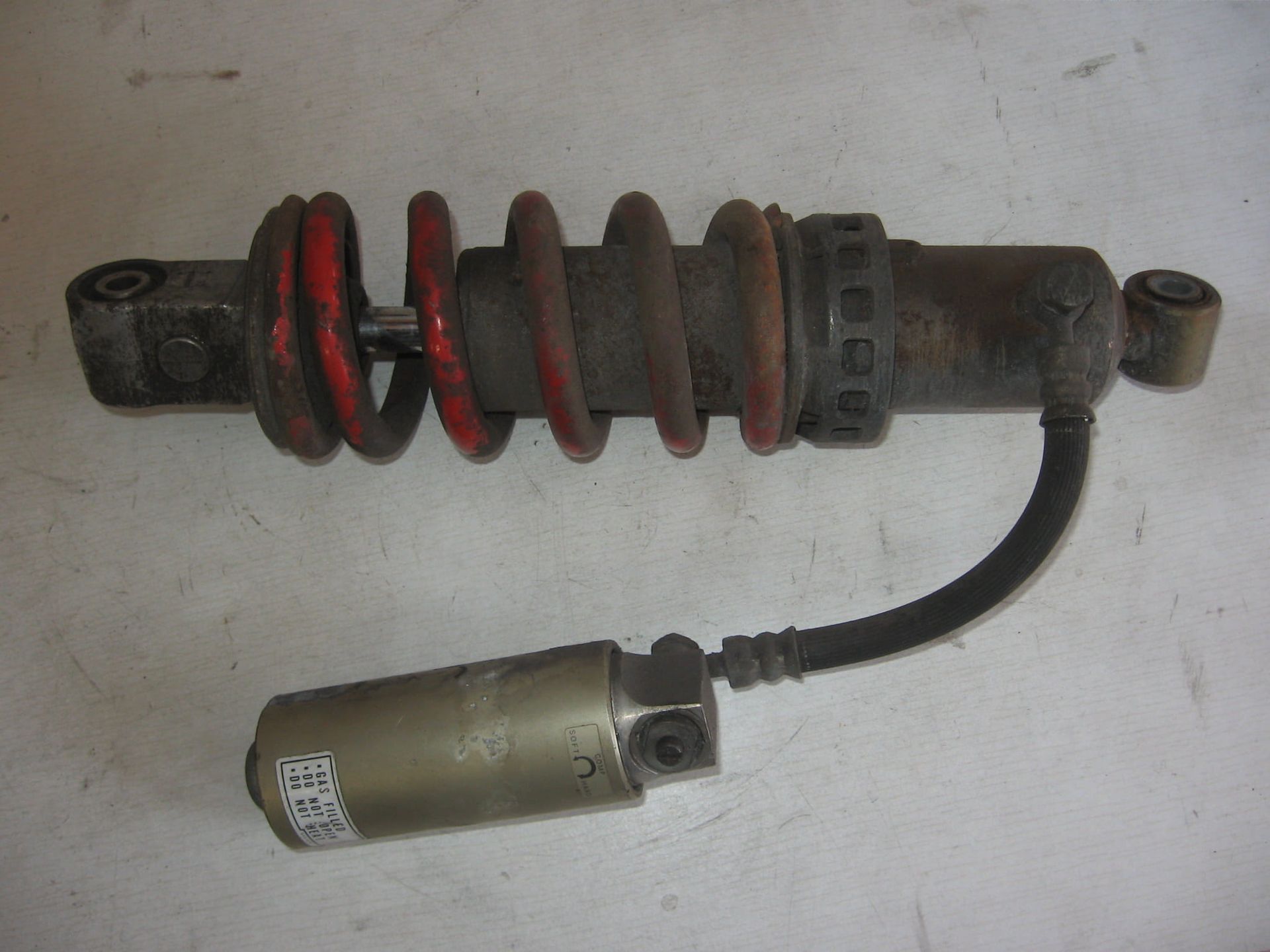 achterschokbreker showa 	Cbr900rr 1992-94	 52400-MW0-003	52400-MW0-013ZA