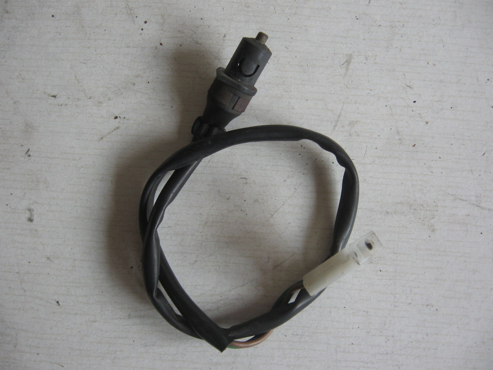 remlicht schakelaar	Xj700s 1985 – 1986	3yf-83980-00	34x-83980-01