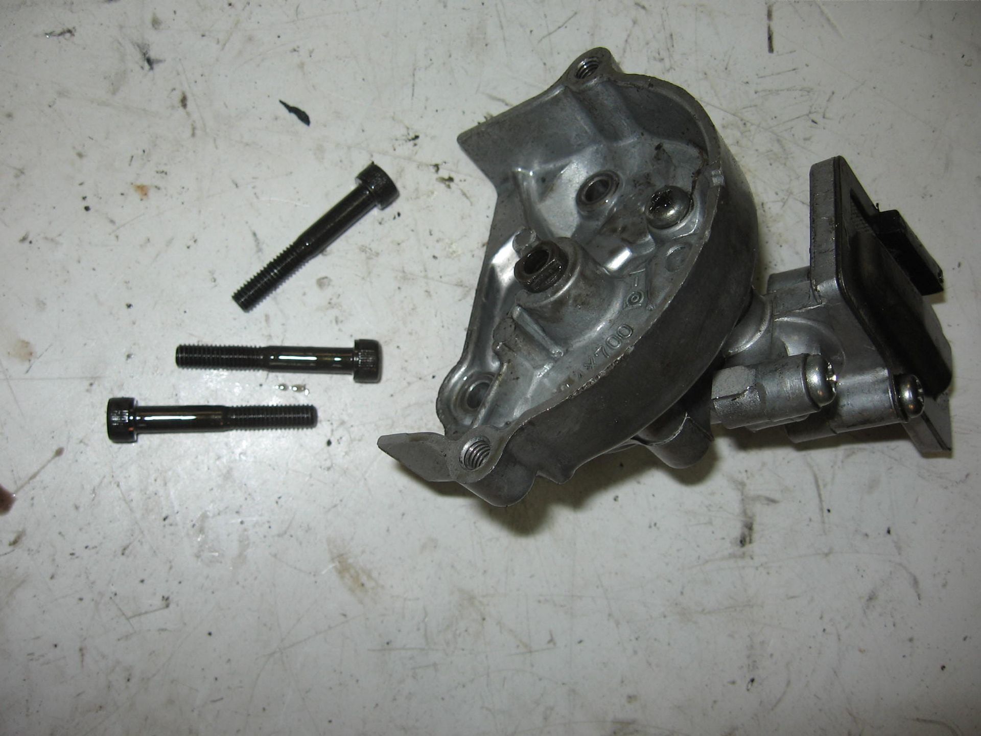 oliepomp tr1 xv750 xv1100 xv700		10L-13300