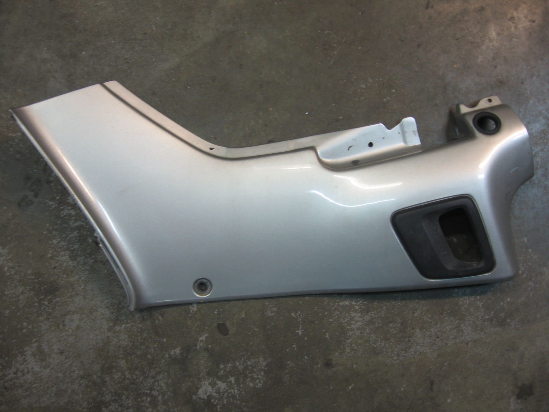 zijkant frame links , grijs	St1100 1991	83700-mt3-010