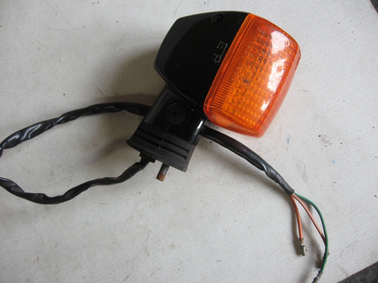 knipperlicht rechts voor	( running lights ) Vf500f 1984-86 , nt650 88-91	33400-mf2-406