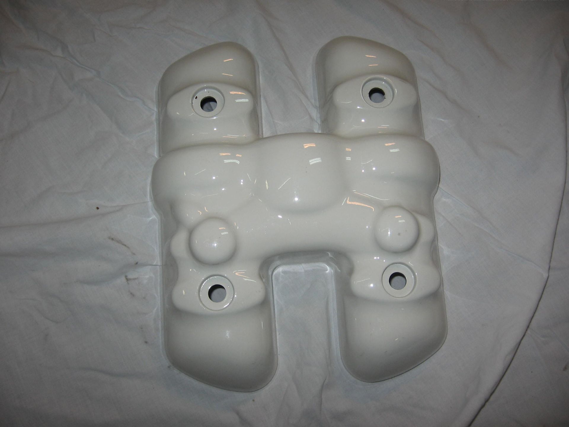 kleppendeksel , valve cover , wit // Bonneville T100 , thruxton , scrambler 	kleine plekjes op lak nummer binnenzijde 1261910			T1261910