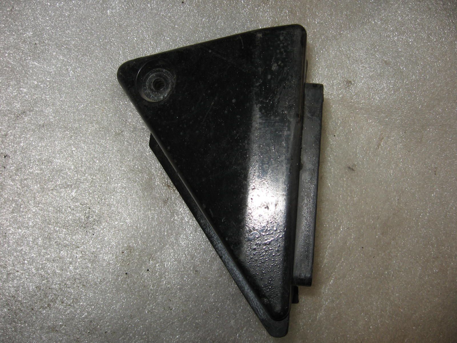 zijkap frame rechts , deksel electro	Cmx250c 85-87  	83540-kr3-000