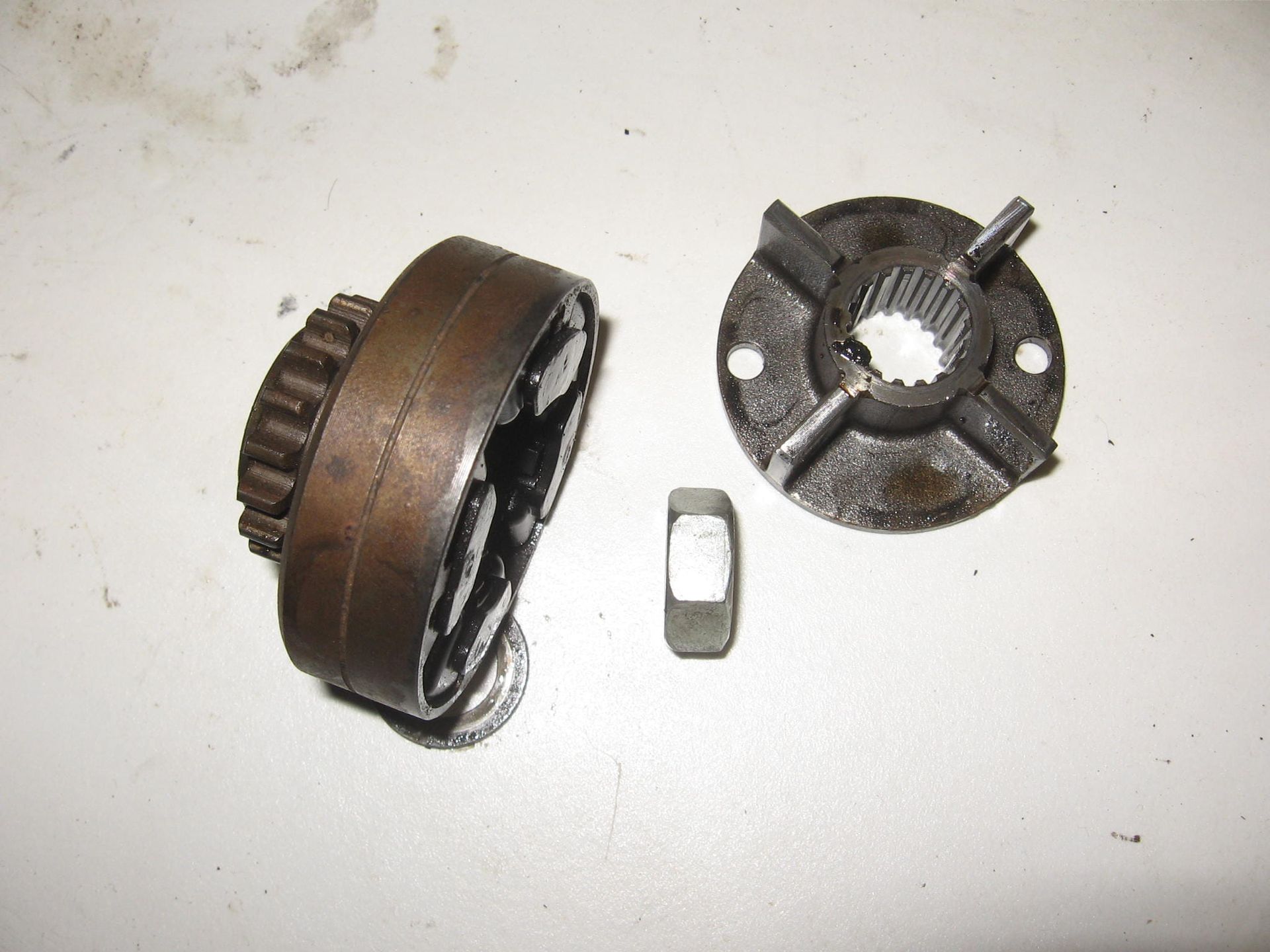 sprocket generator , aandrijving dynamo as kettingwiel met rubbers // zx900a2 85	Gpz900r 1984-86 	12046-1068 +13061-1111