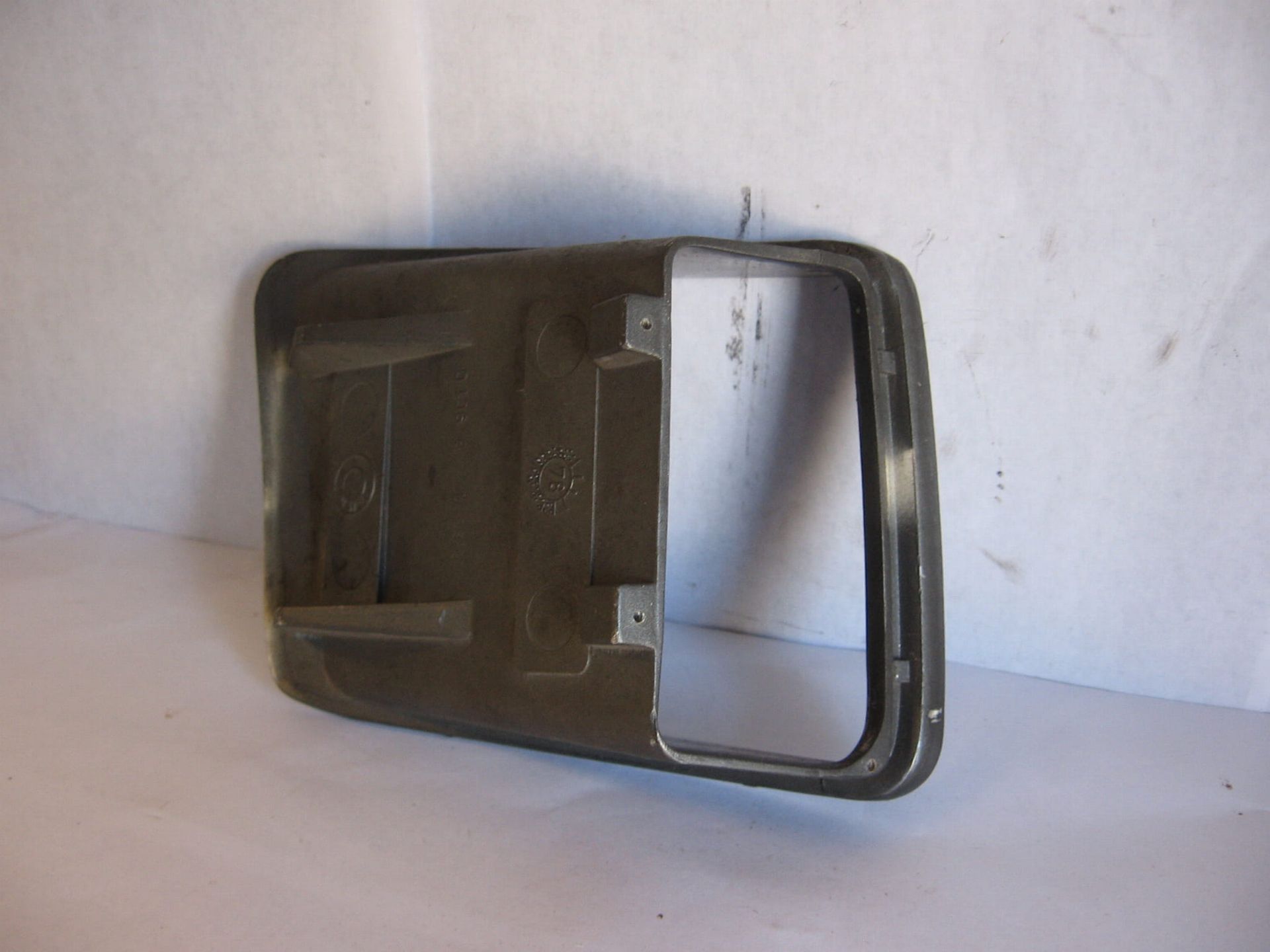 Air inlet left ,linker lucht inlaat r100 r80  RT kuip , grijs , 46631239143	46631328901