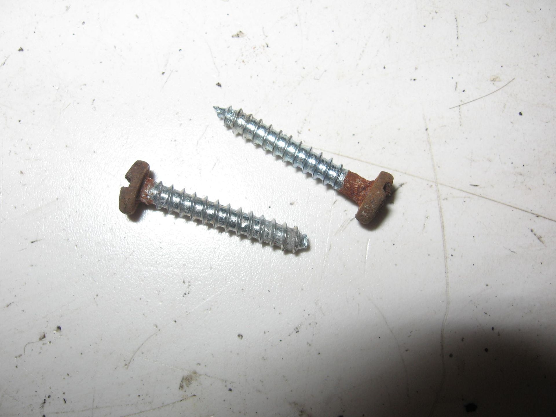 2x schroef bevestiging knipperlichtglaasje		03211-04208	03211-04207