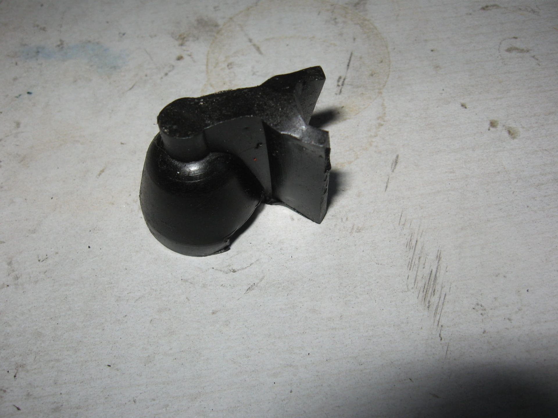 oil stopper cap , dop op kopmoer 	Cb750 1979-83 , cb900 1980-82	12242-425-000